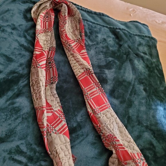 Scarves - Picture 5 of 8